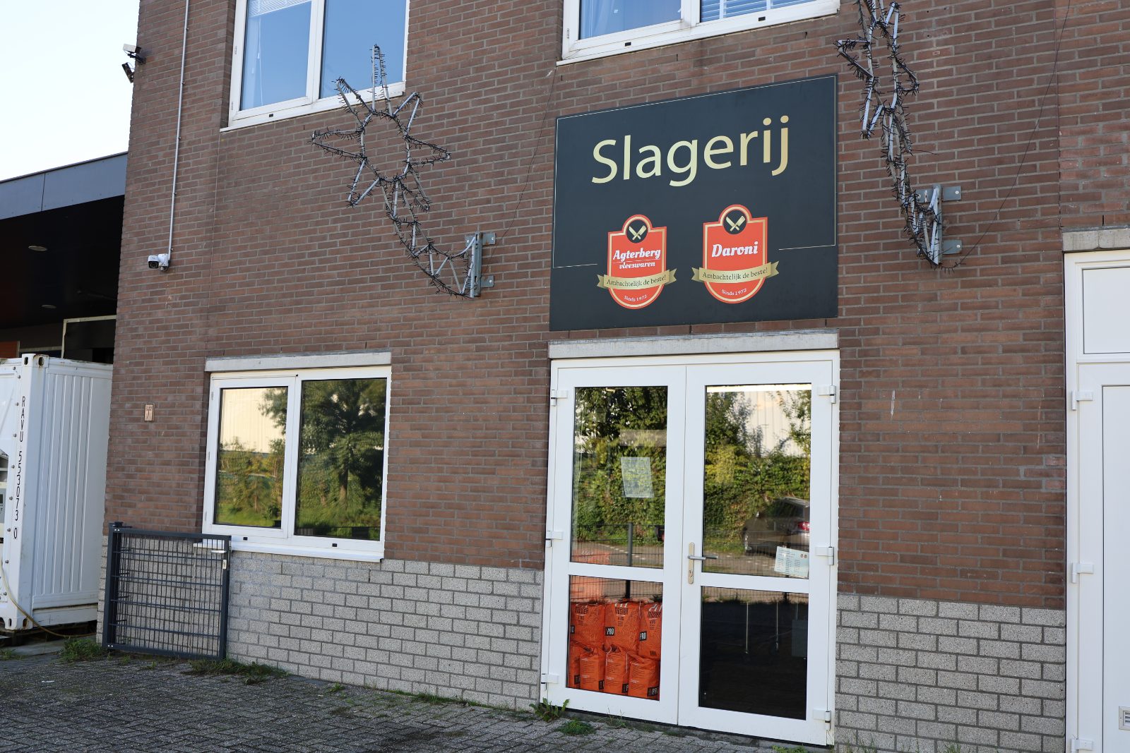 Gevel van Slagerij Agterberg aan De Heining in Zwanenburg
